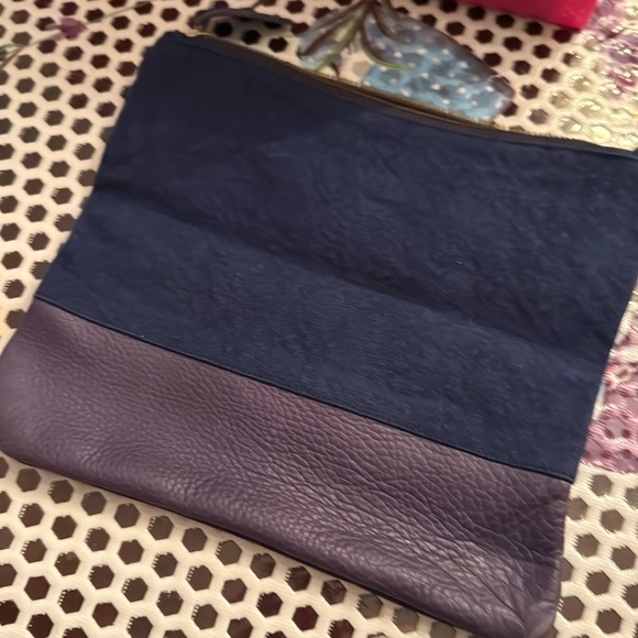 R.B. Of McD #2 clutch navy / brown zip pouch 
GUC